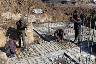 天水秦州區秦嶺鄉 易地扶貧搬遷項目建設正酣，基礎設施建設筑牢安居根基